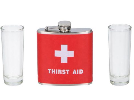 Flaska, 2 röviditalos pohár - Thirst Aid felirattal